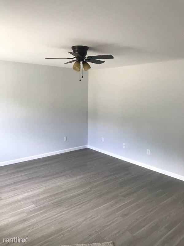Building Photo - 3 br, 1 bath Townhome - 255 Wilkins St