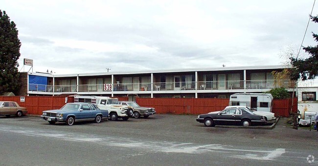 Building Photo - Beverly Park Apartments