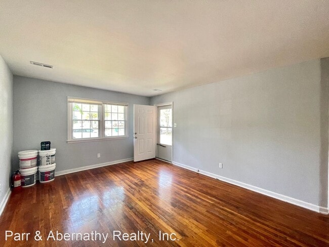 Building Photo - 3 br, 1 bath House - 703 Roanoke Ave