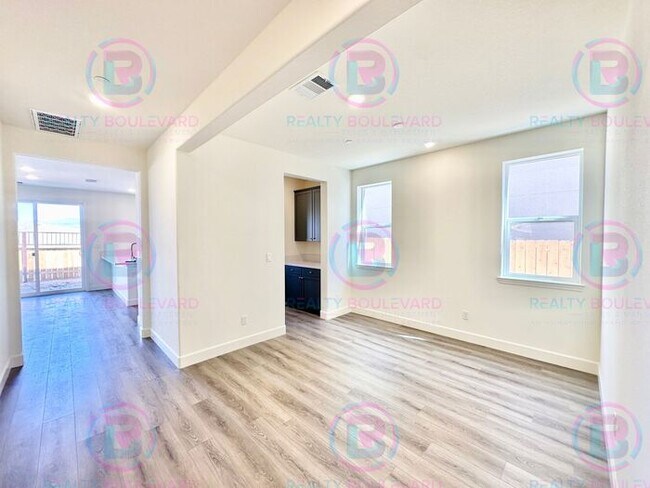 Foto del edificio - Home in the Five Ridges Community 4 Bedroom 3 Bathroom 2 Car Garage With Loft
