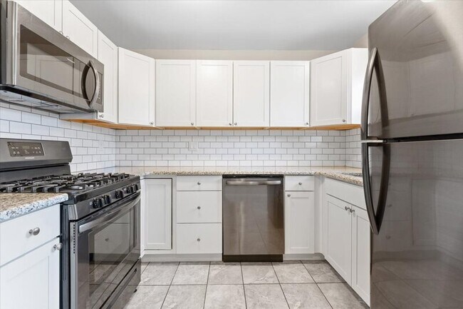 Foto del edificio - 16268 Lauren St