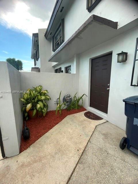 Building Photo - 8020 SW 152nd Ave