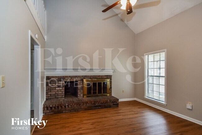 Foto del edificio - 6375 Treadway Trail