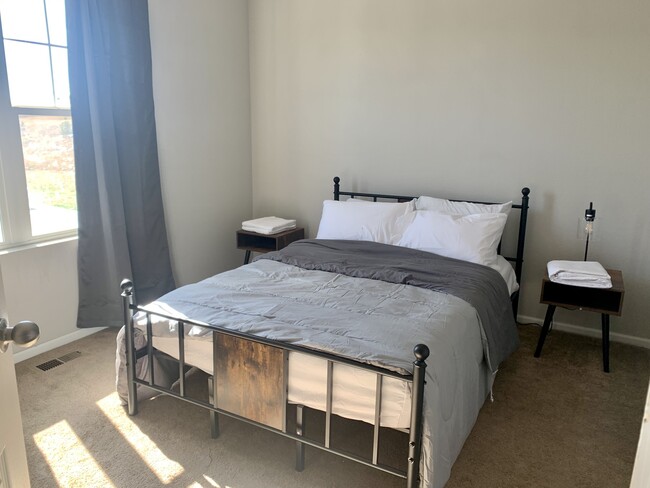 Bedroom for Rent - 4818 Hobkirks Pt