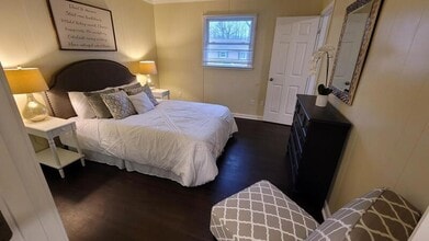 Building Photo - 3145 Parkdale Rd