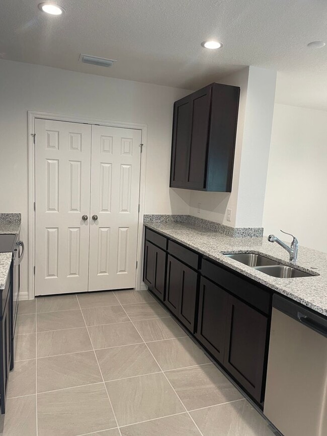 Foto del edificio - 1120 Myrtle Hammock Ln