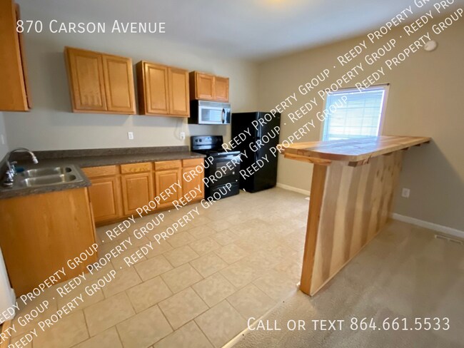 Foto del edificio - 870 Carson Ave