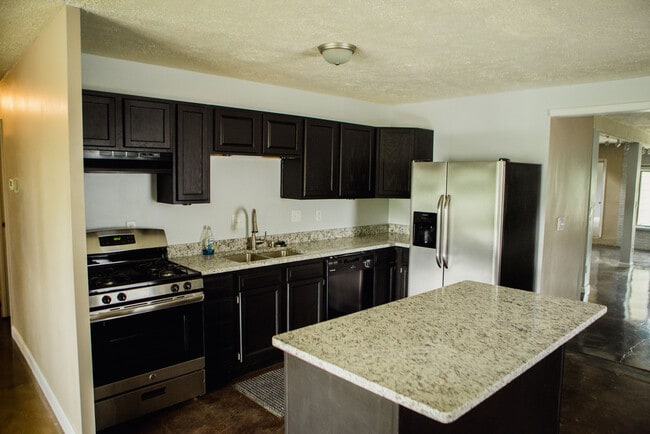 Building Photo - 3321 N Kinser Pike