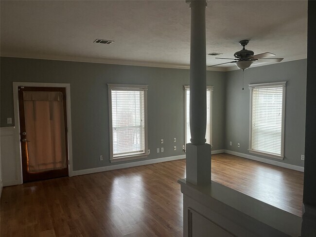 Building Photo - 2015 Halyard Dr