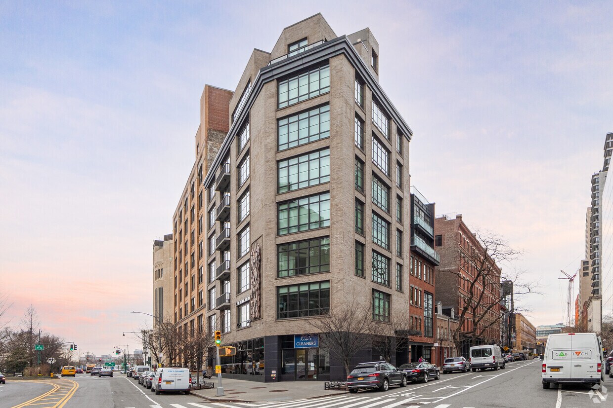 Primary Photo - Arman Bldg