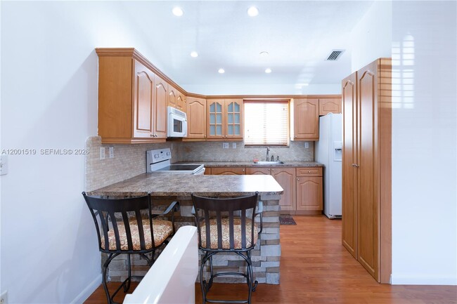 Foto del edificio - 10017 W Okeechobee Rd