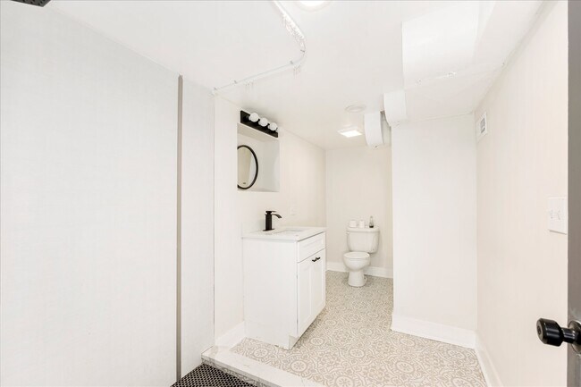 Foto del edificio - 4849 W Hutchinson St