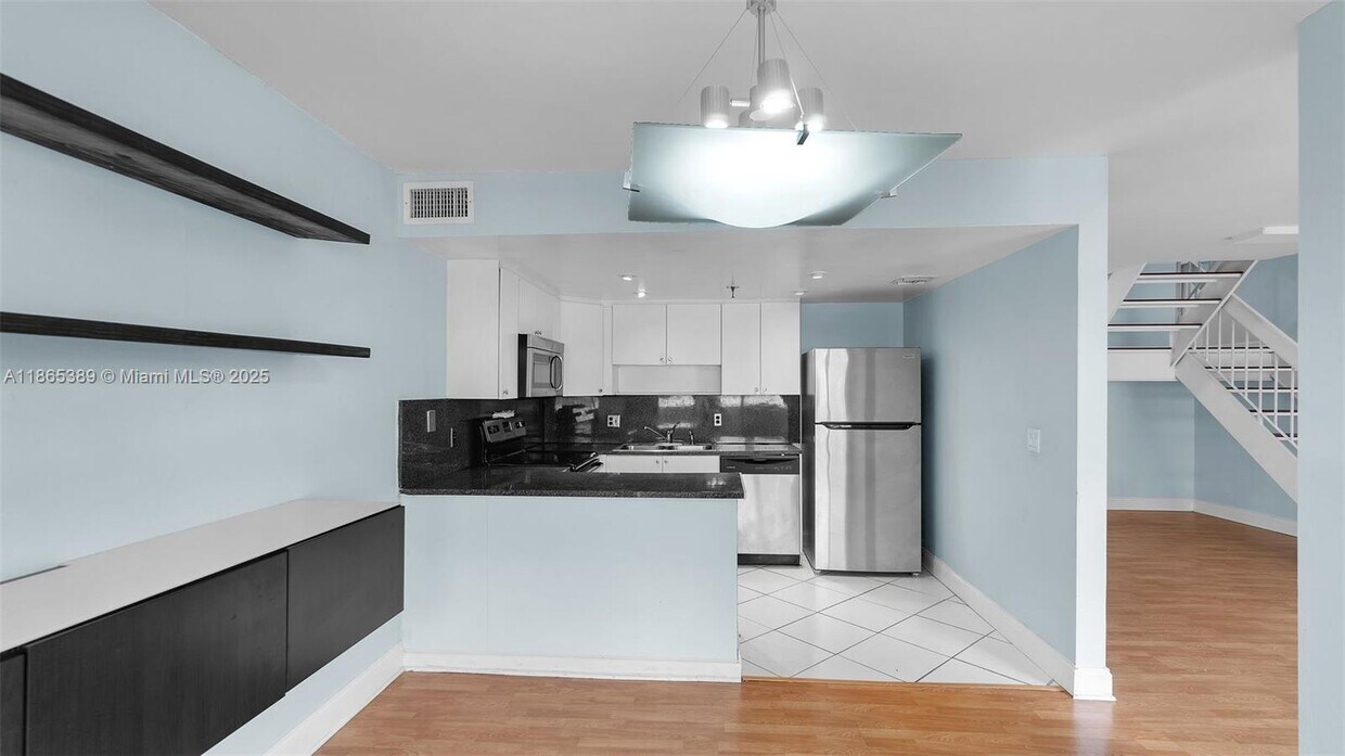 Primary Photo - 10661 SW 108th Ave