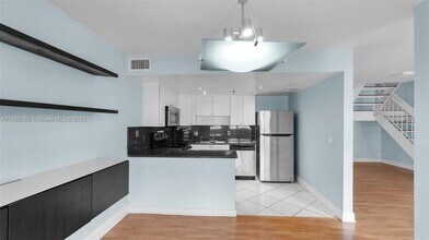 Building Photo - 10661 SW 108th Ave