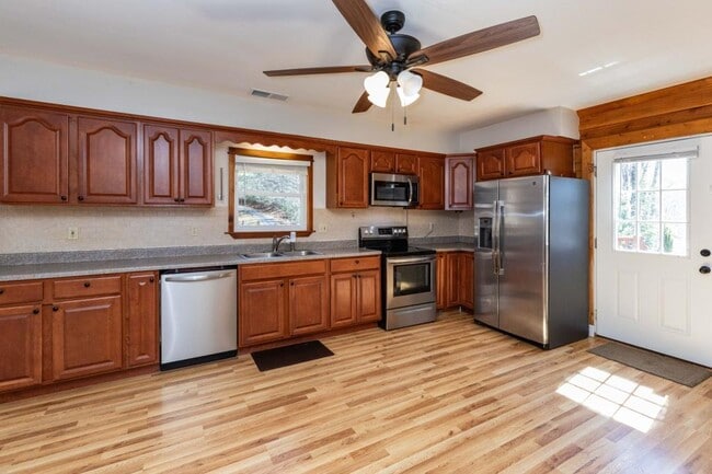 Building Photo - 88 Laurel Cove