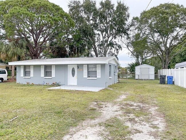 Building Photo - 9221 W Patterson St