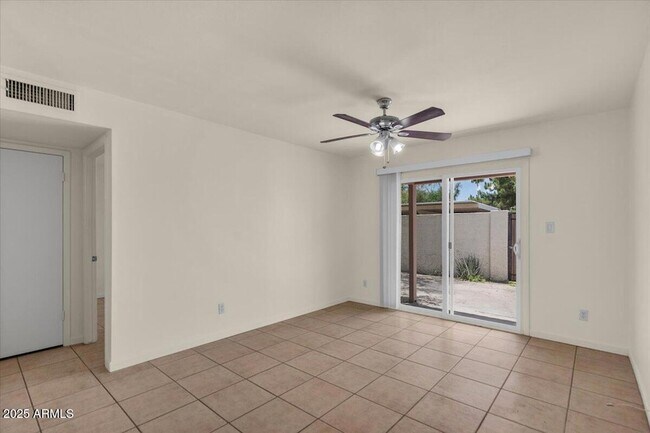 Foto del edificio - 7842 E Rovey Ave
