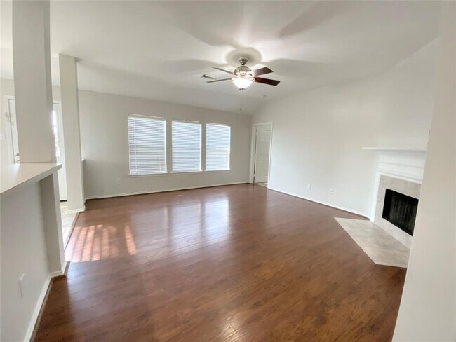 Building Photo - 12404 Shady Brook Dr