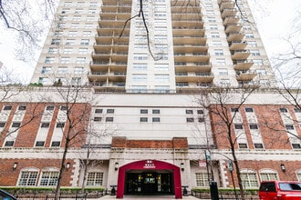 Building Photo - 21 W Chestnut St