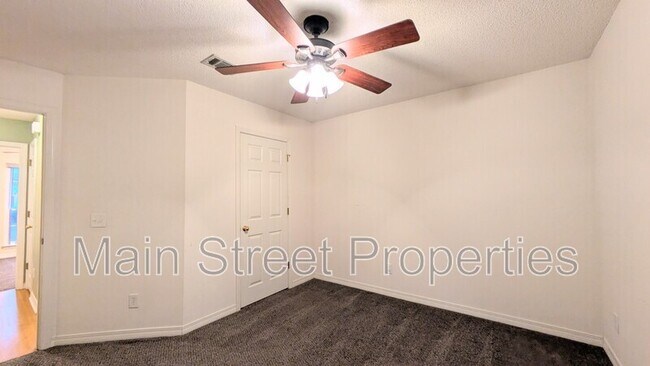 Foto del edificio - 7448 Chimney Pines Dr