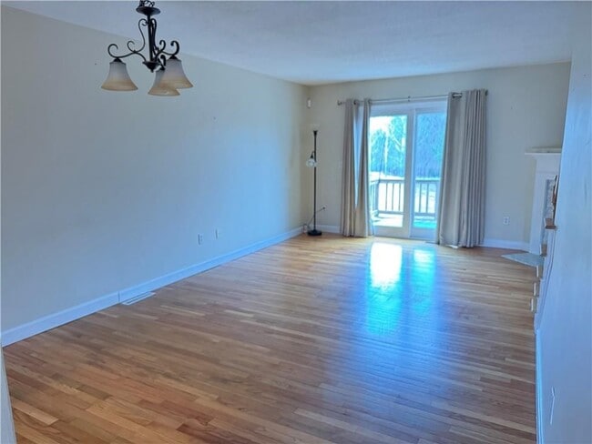 Building Photo - 34 Fairway Dr