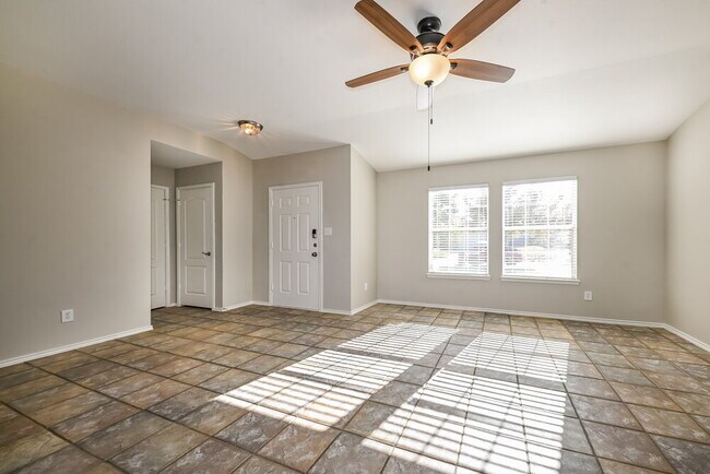 Building Photo - 2027 Northridge Dr