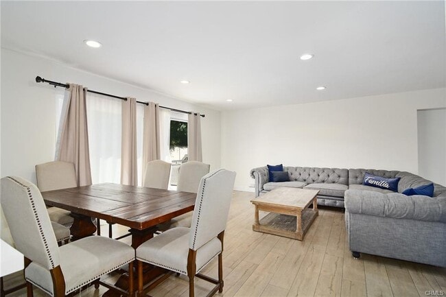Foto del edificio - 22730 Cantlay St