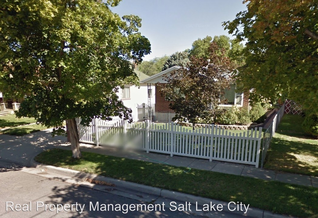 Primary Photo - 771 E Browning Ave