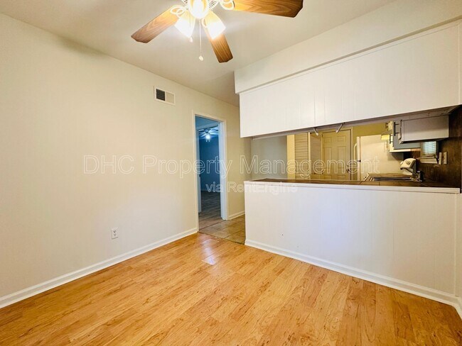 Foto del edificio - 1235 Kings Mountain Ct