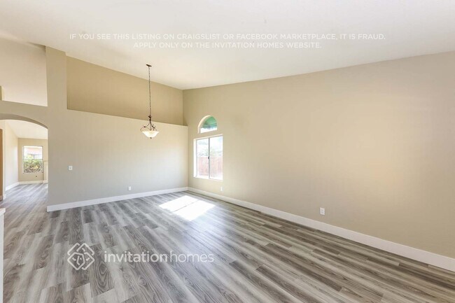 Foto del edificio - 39272 Vía Lar