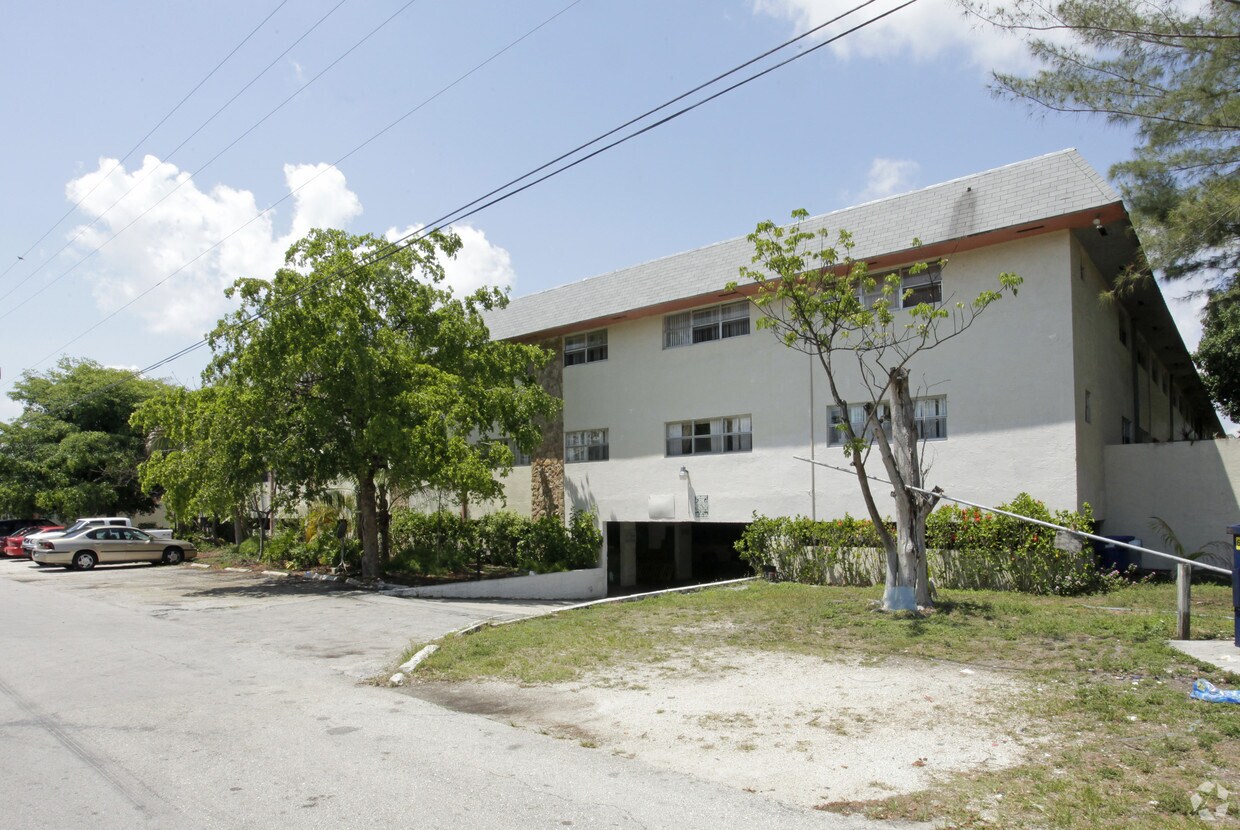 Foto del edificio - Royal Dixie Manor