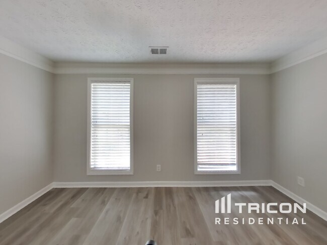 Building Photo - 5767 Union Pointe Dr
