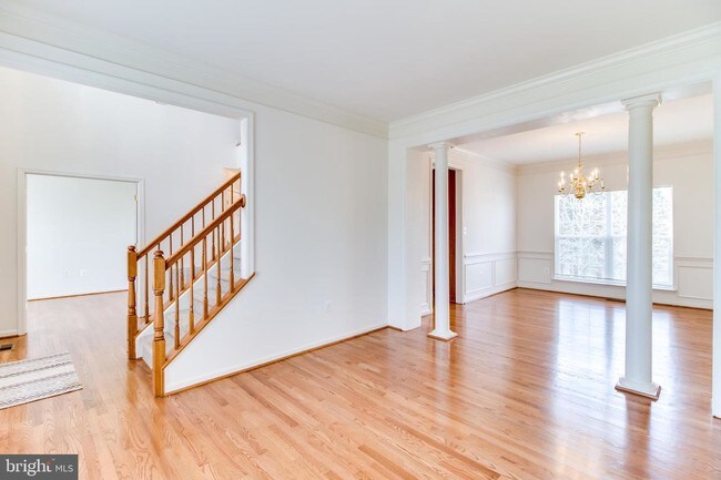 Building Photo - 10182 Breezeway Dr