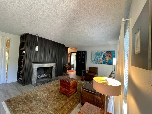 Building Photo - Charming 3 Bed 1 Bath House Cedar Hills - ...