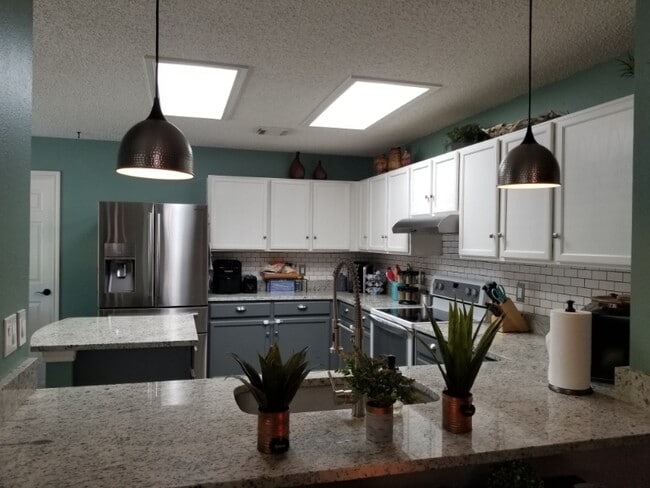 Foto del edificio - 8311 Border Ridge Dr