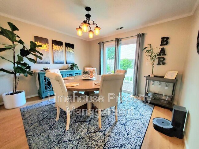 Building Photo - 2124 Fort Belvoir Drive