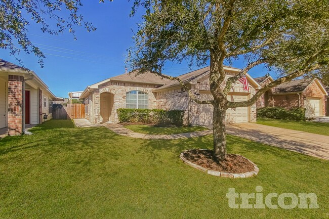 Building Photo - 315 Annatto Ln