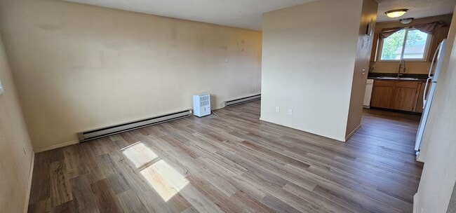Building Photo - 2 Bed 1 Bath Home Available in Heart of Be...