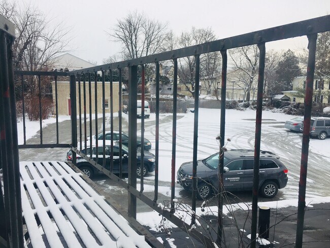 Foto del edificio - 65 Greenfield Ave