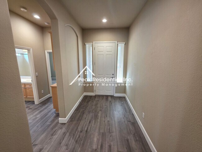 Foto del edificio - Beautiful Rancho Cordova 3bd/2ba Home with...