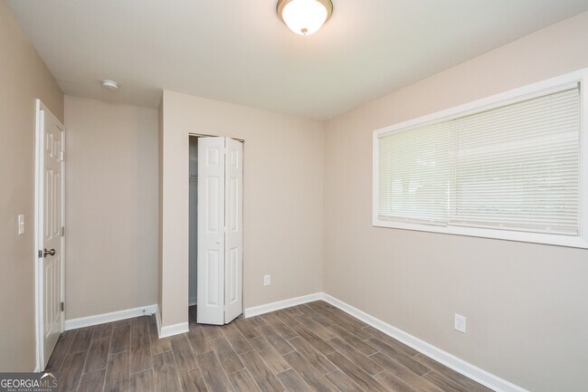 Foto del edificio - 1534 Flicker Rd
