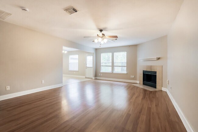 Foto del edificio - 19530 Sandy Bank Dr