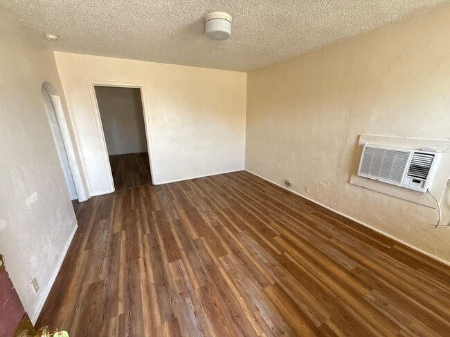 Foto del edificio - 123 N Ave E