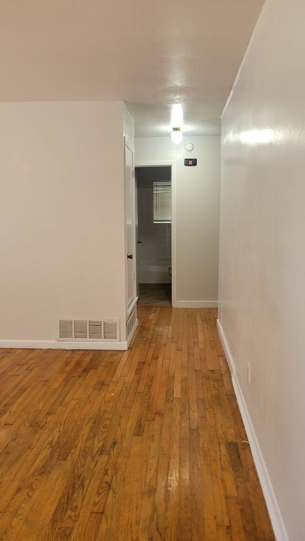 Foto del edificio - 615 W Avenue A