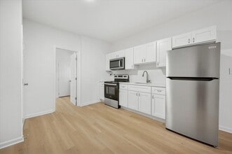 Building Photo - 320 N Robinson St
