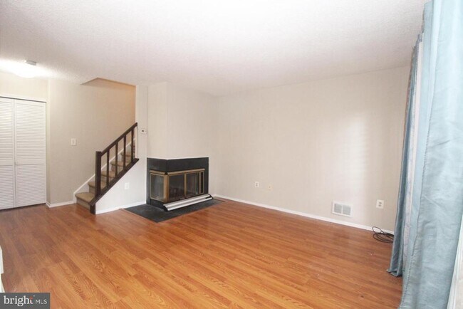 Building Photo - 82 Drewes Ct