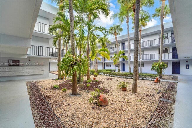 Foto del edificio - 10825 SW 112th Ave