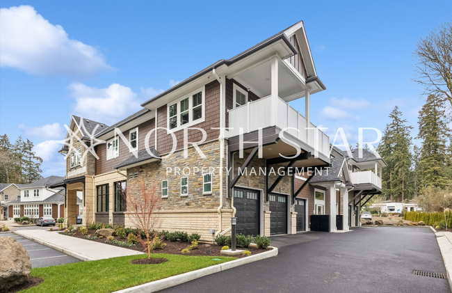 Building Photo - Luxe Living in Boutique Lake Oswego Community