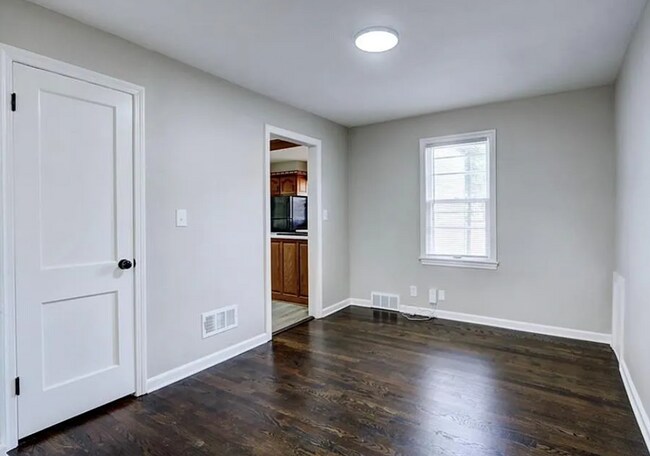 Building Photo - Welcome to this charming residence!