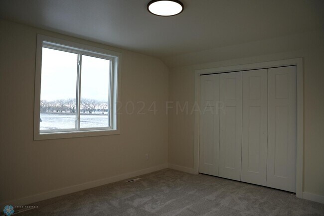 Foto del edificio - Modern 3 Bed / 2 Bath Twin Home — Stylish, Spacious, and No Backyard Neighbors!